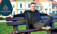Zenés Éjszakai Fürdő és Csúszdaparty a V-tech-kel